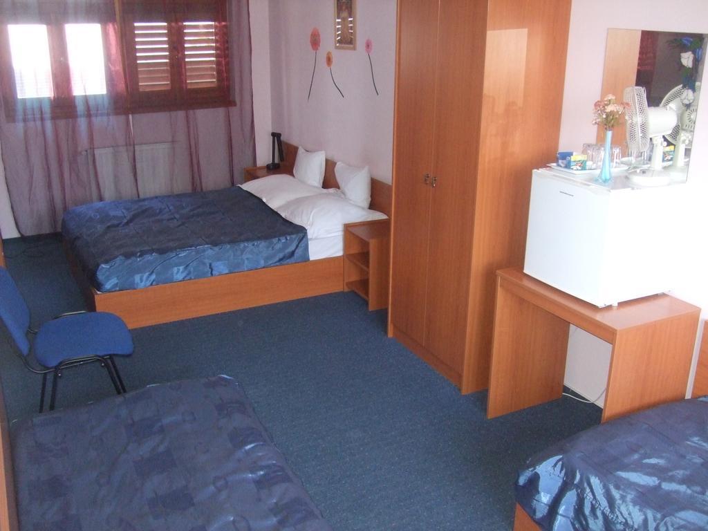 Bed and Breakfast Timarhaz Panzio Сегед Номер фото