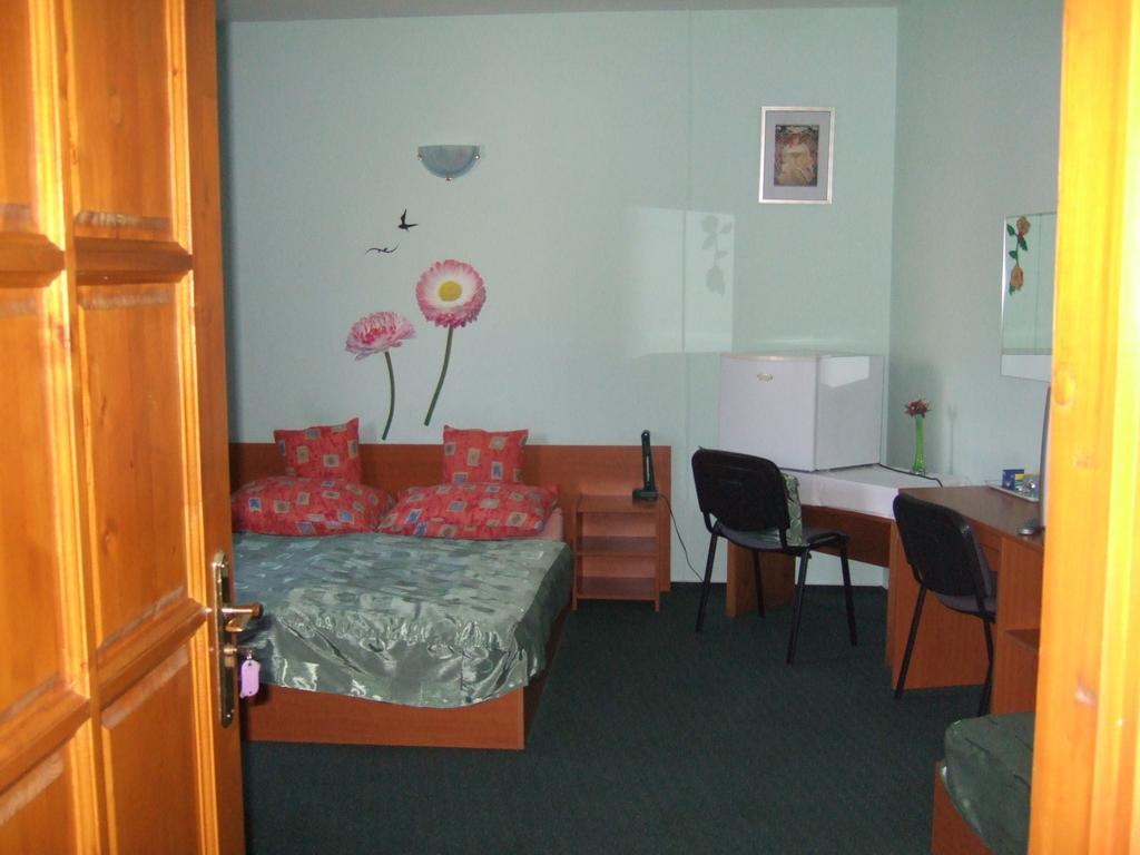 Bed and Breakfast Timarhaz Panzio Сегед Номер фото
